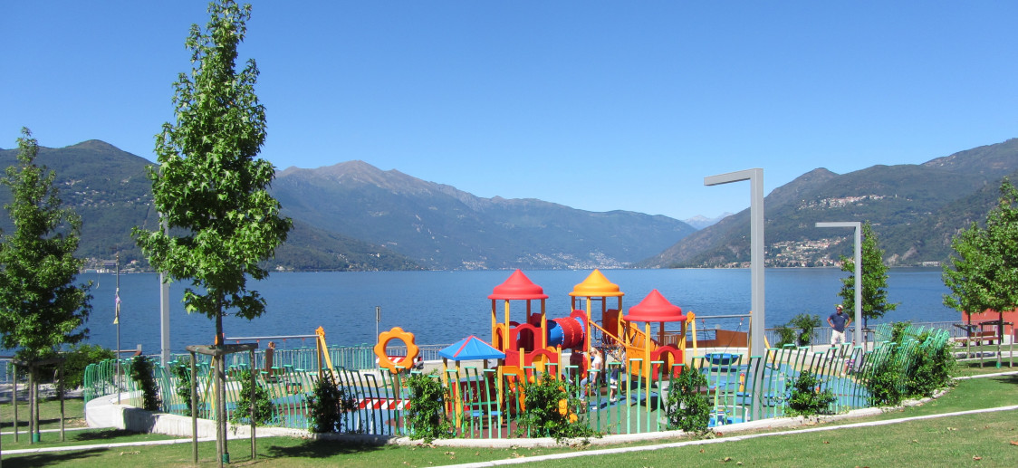Il parco a lago di Luino